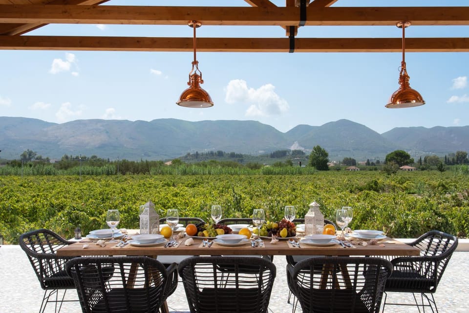 Natural landscape, Garden, Balcony/Terrace, Dining area, Mountain view