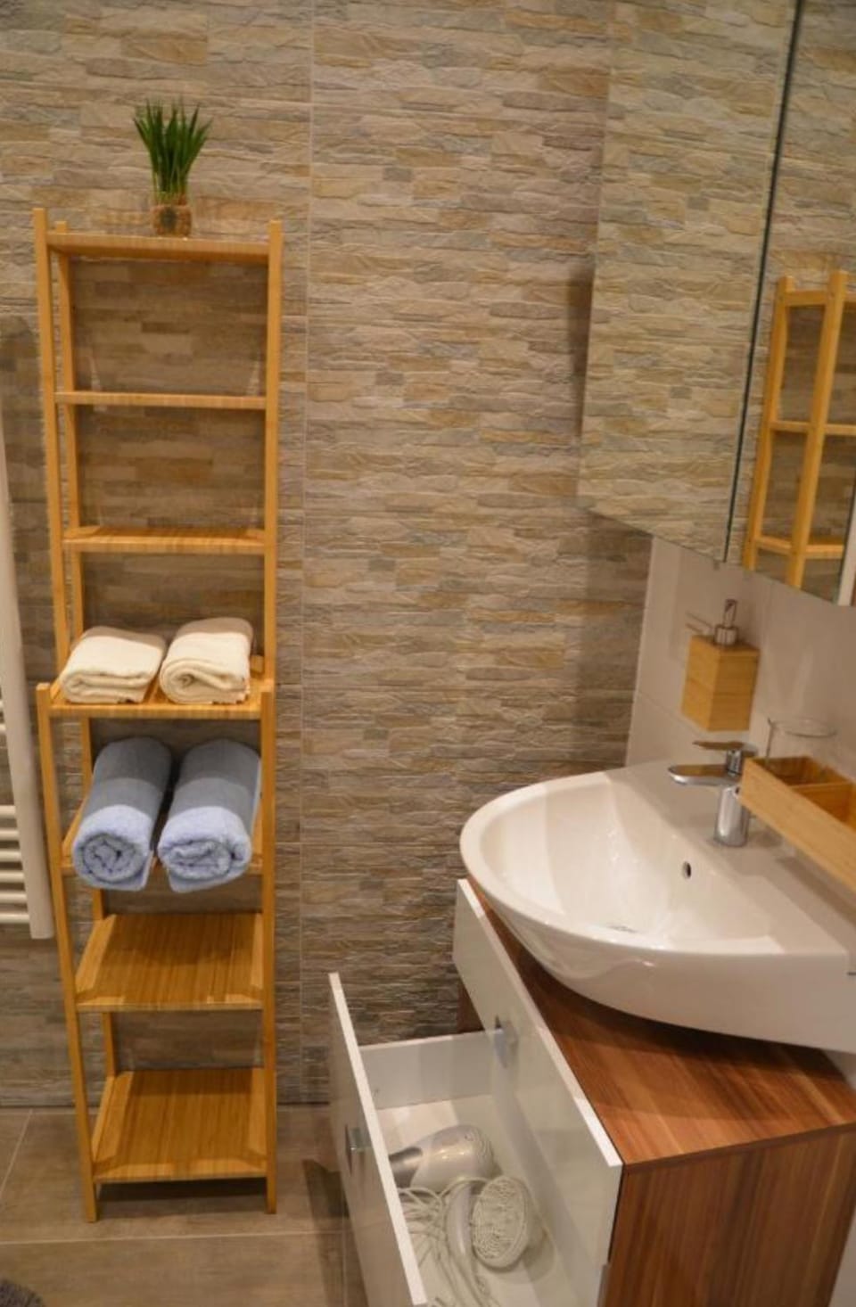 Bathroom, towels