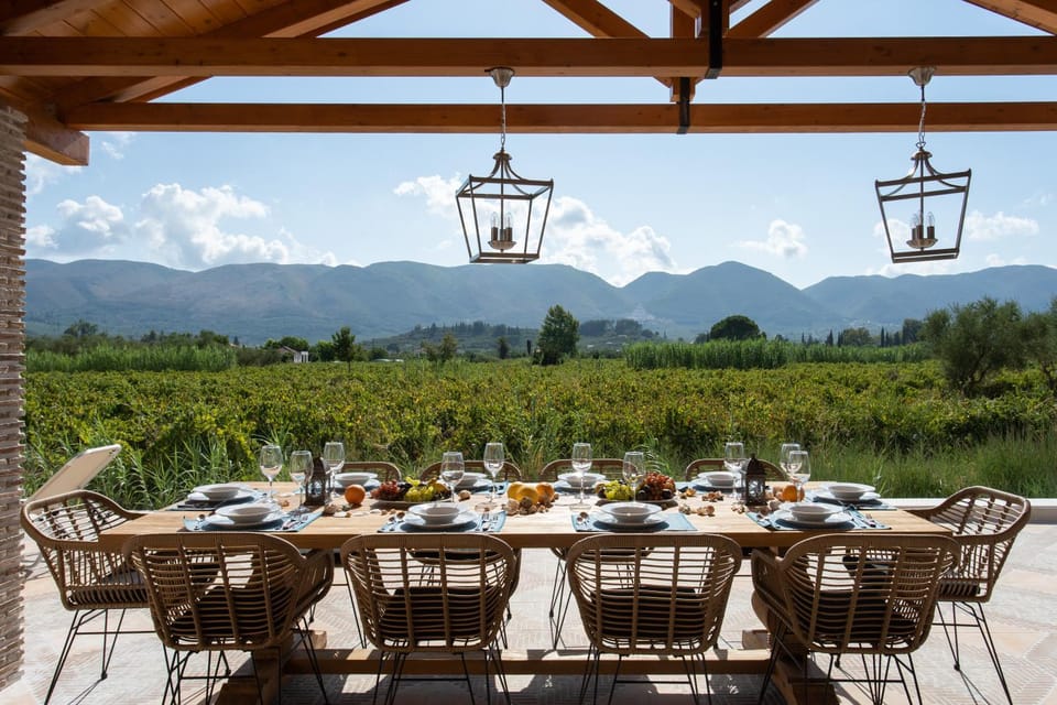 Natural landscape, Garden, Balcony/Terrace, Dining area, Mountain view