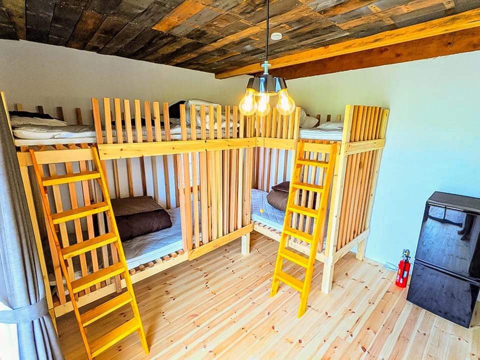 bunk bed