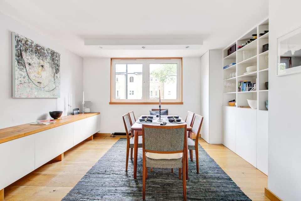 Modern Notting Hill 2 Bedroom Near Royal Oak tube Apartment in City of Westminster
