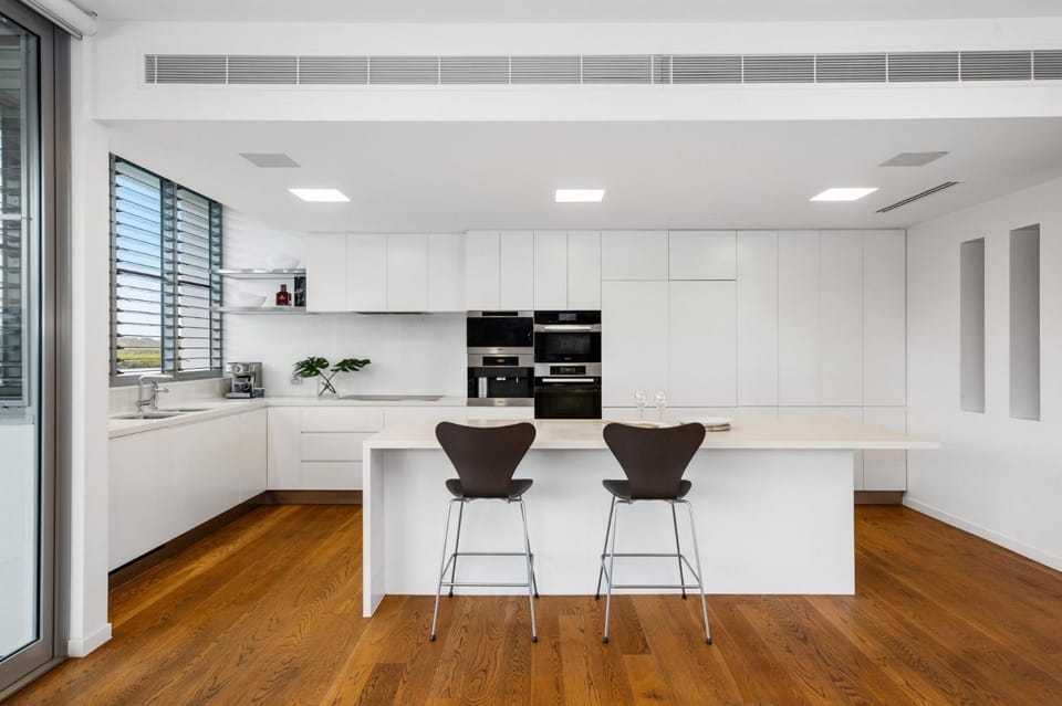 Modern Riverview Escape with Private Pool House in Noosa Heads