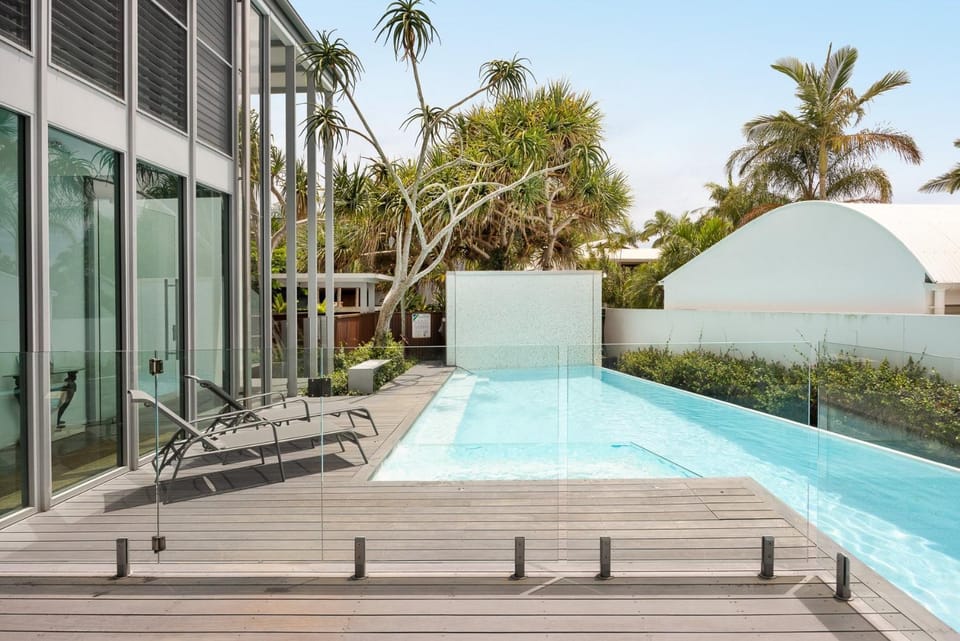 Modern Riverview Escape with Private Pool House in Noosa Heads