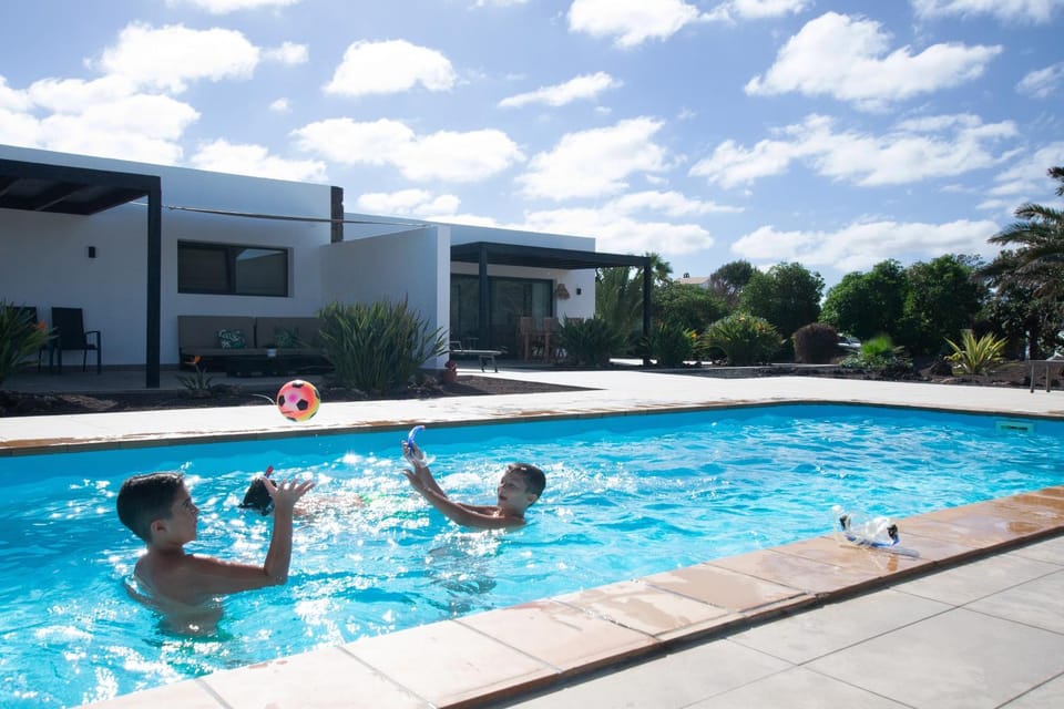 Swimming pool, Entertainment