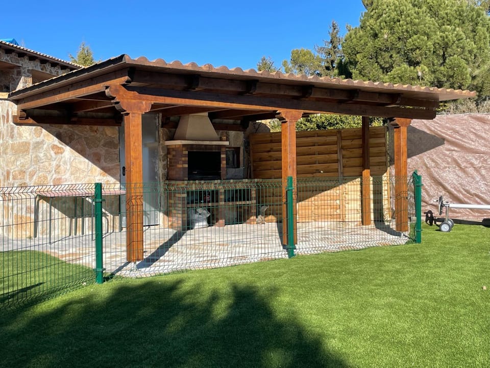 PARADA DEL BERRUECO Chalet in Sierra Norte