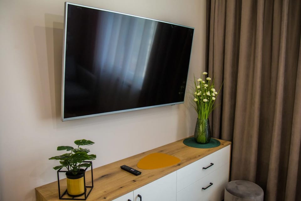 Communal lounge/ TV room, TV and multimedia, Evening entertainment