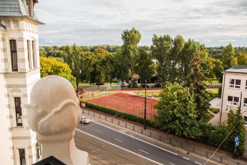 City view, Street view