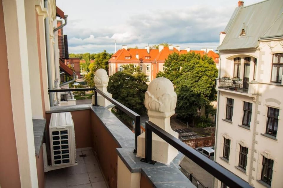 Balcony/Terrace, City view, Street view