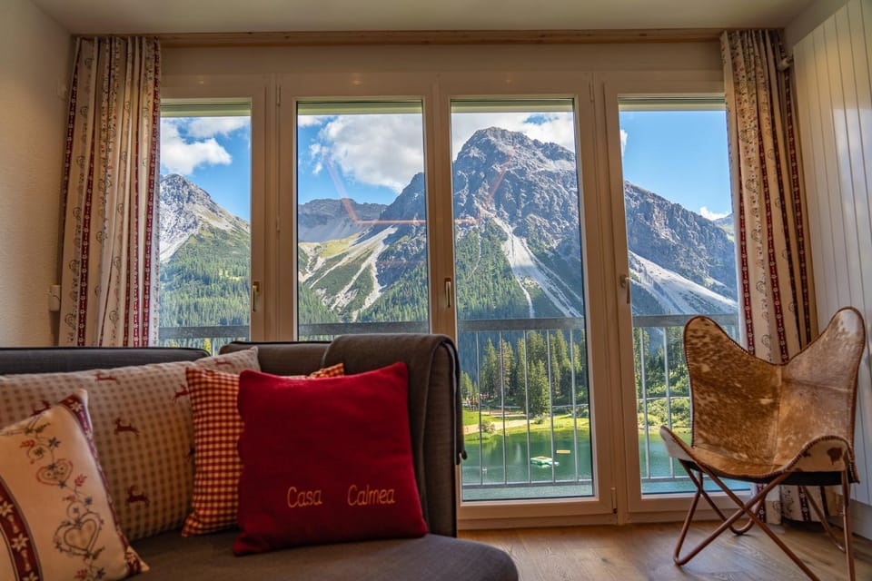 Living room, Seating area, Mountain view