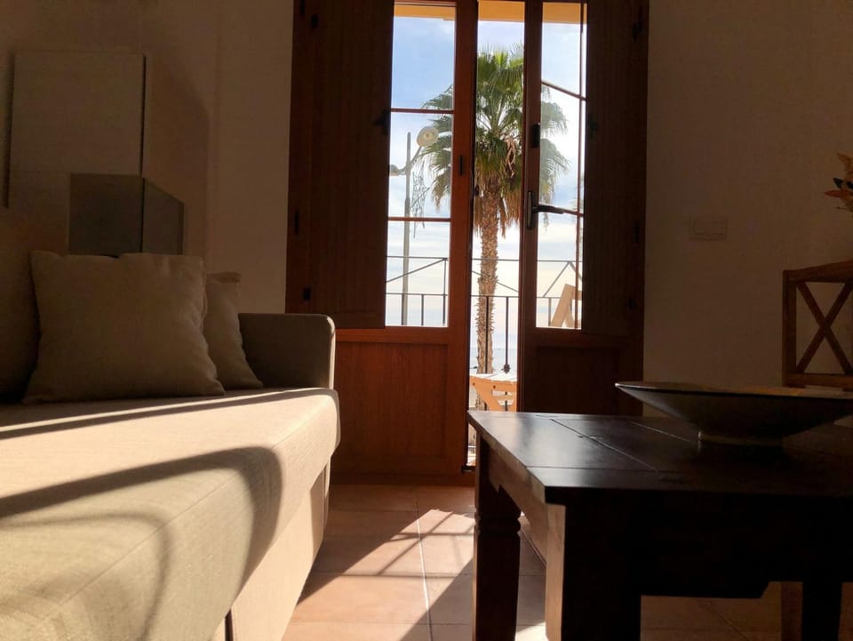 Balcony/Terrace, Living room