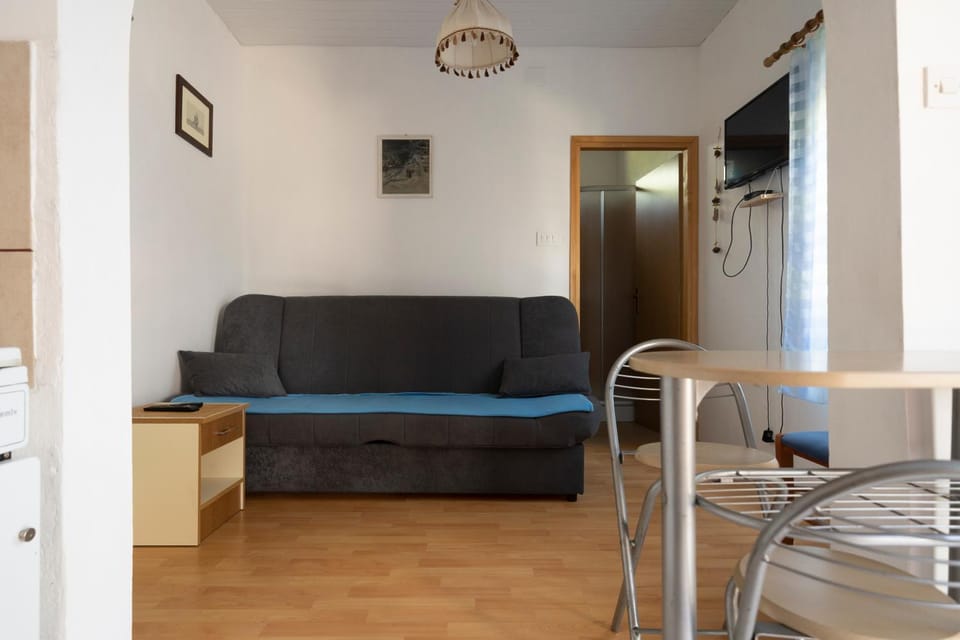 Studio Apartman Ema 2 Apartment in Šibenik-Knin County, Croatia