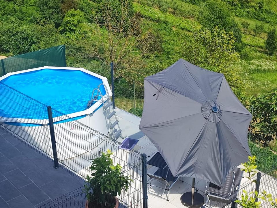 Garden view, Swimming pool, sunbed