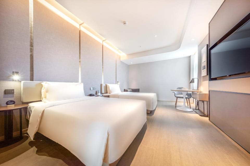 Atour Hotel Shenzhen Huaqiang North Hotel in Shenzhen