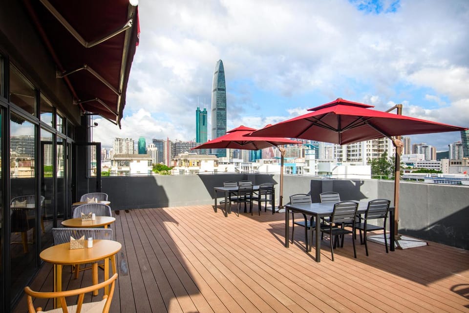 Restaurant/places to eat, Balcony/Terrace
