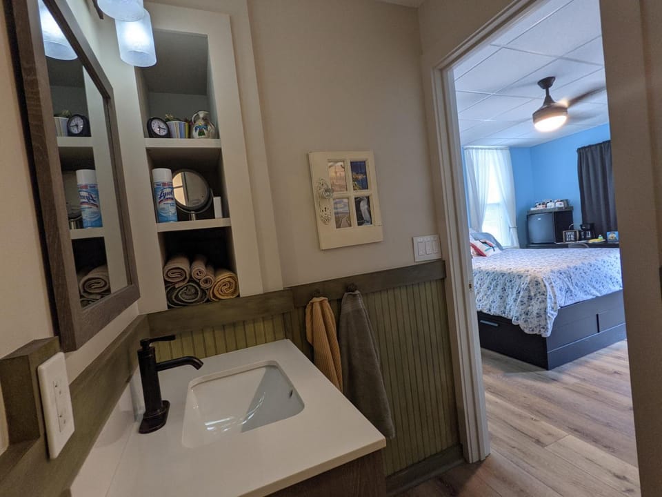 Bathroom, Bedroom