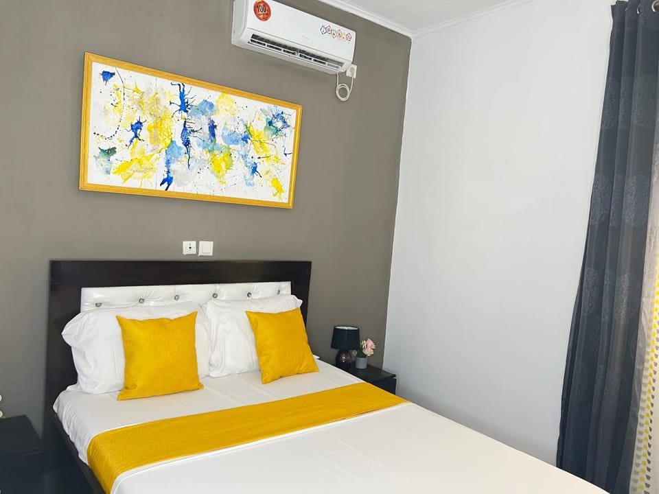 Bed, Photo of the whole room, Bedroom, air conditioner