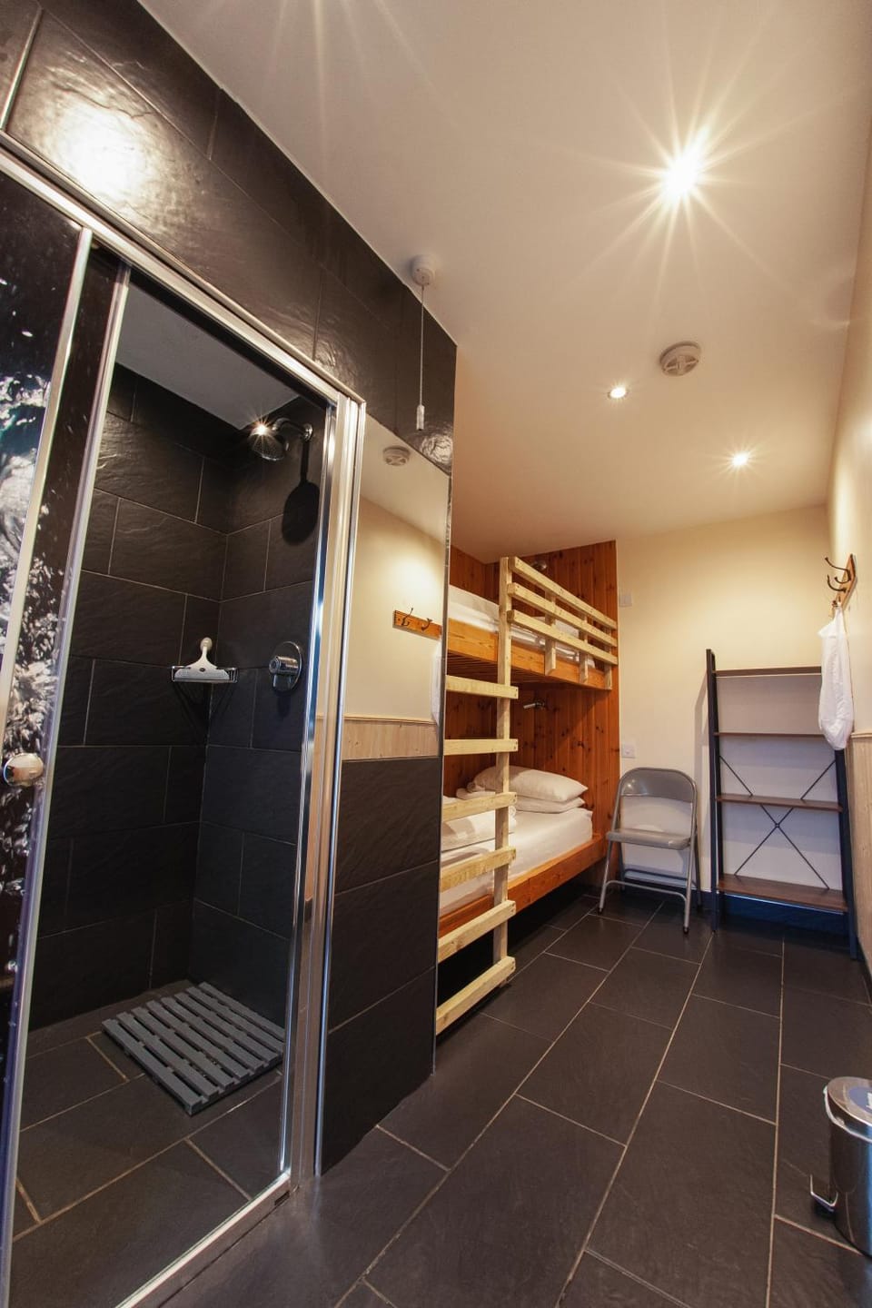 Shower, Bed, Bathroom, Photo of the whole room, Bedroom, bunk bed