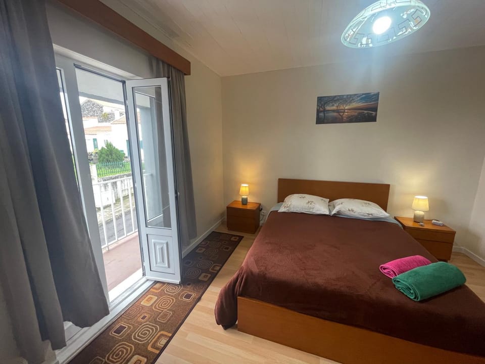 Espaço perto aeroporto Bed and Breakfast in Ponta Delgada