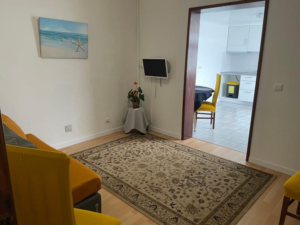 Espaço perto aeroporto Bed and Breakfast in Ponta Delgada