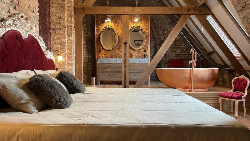 Bathroom, Bedroom, Bath
