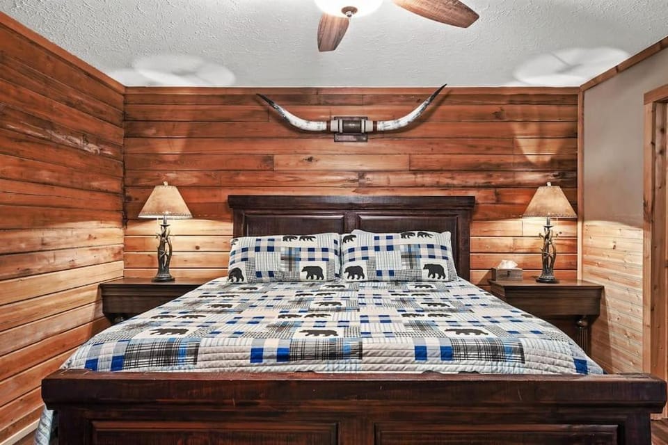 Mama Bear's Retreat Chalet in Sevierville