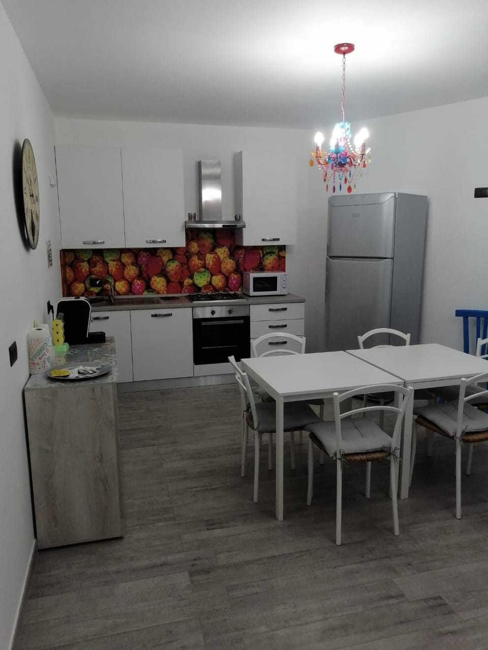 Kitchen or kitchenette, Dining area, dishwasher, minibar, oven, stove