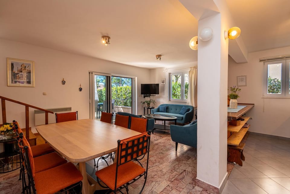 Property building, View (from property/room), Food and drinks