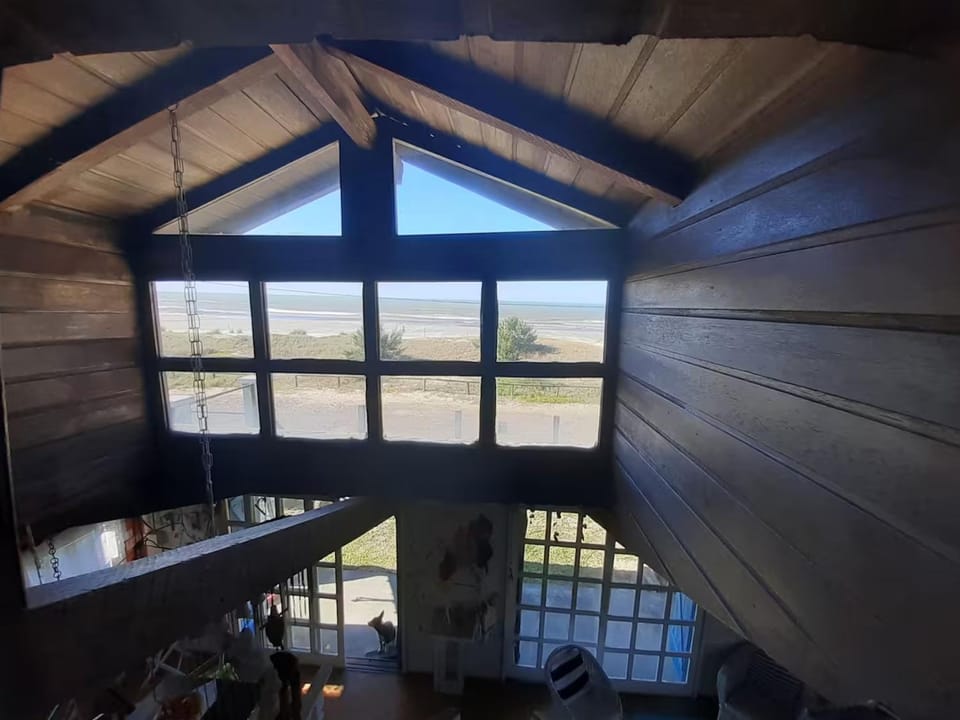 Casa beiramar, vista mar e pinheiros, pé na areia House in State of Rio Grande do Sul