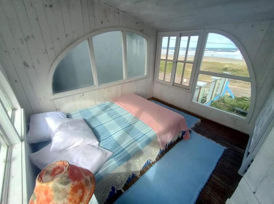 Casa beiramar, vista mar e pinheiros, pé na areia House in State of Rio Grande do Sul