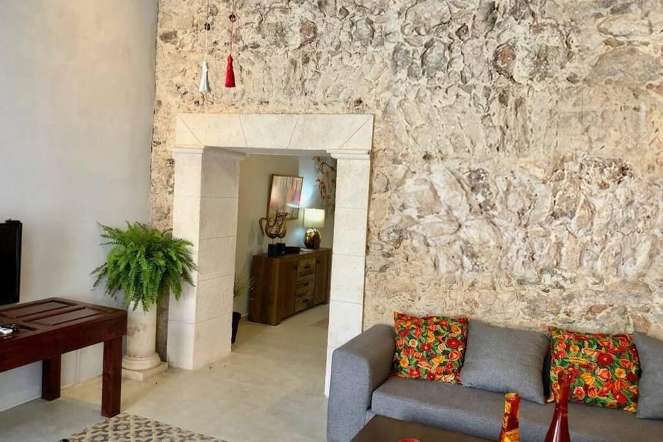Casa El Flamboyán dentro de la ciudad amurallada House in State of Yucatan