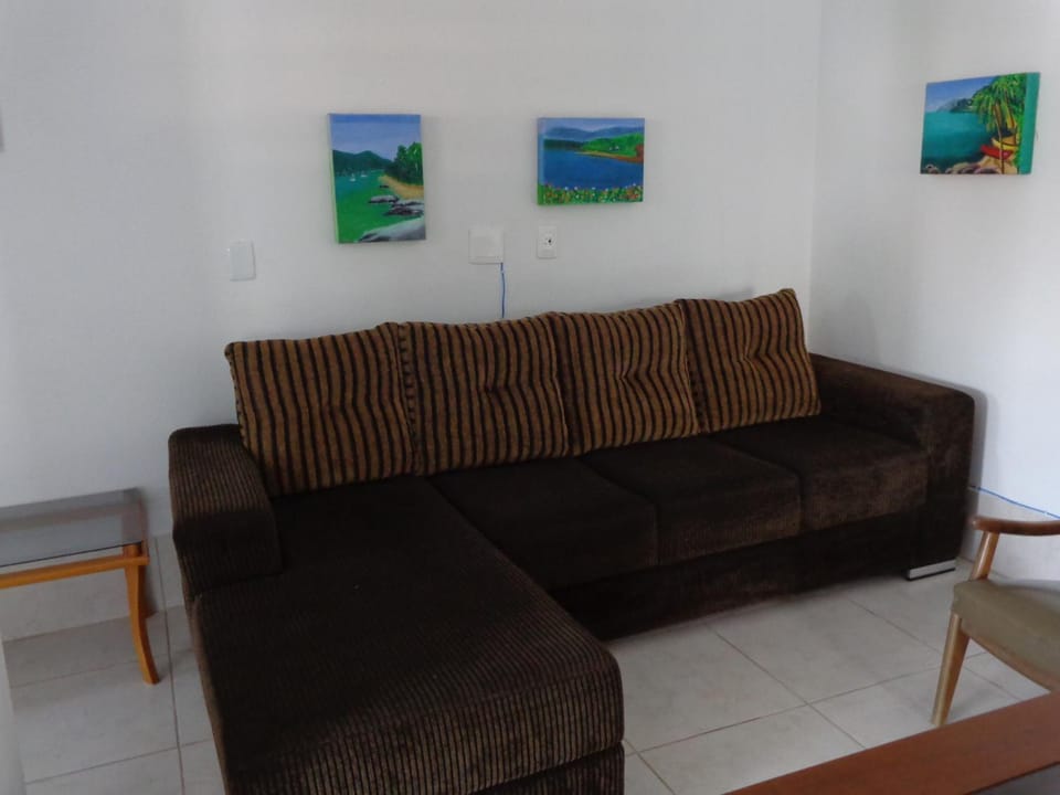 Communal lounge/ TV room, Living room, Seating area
