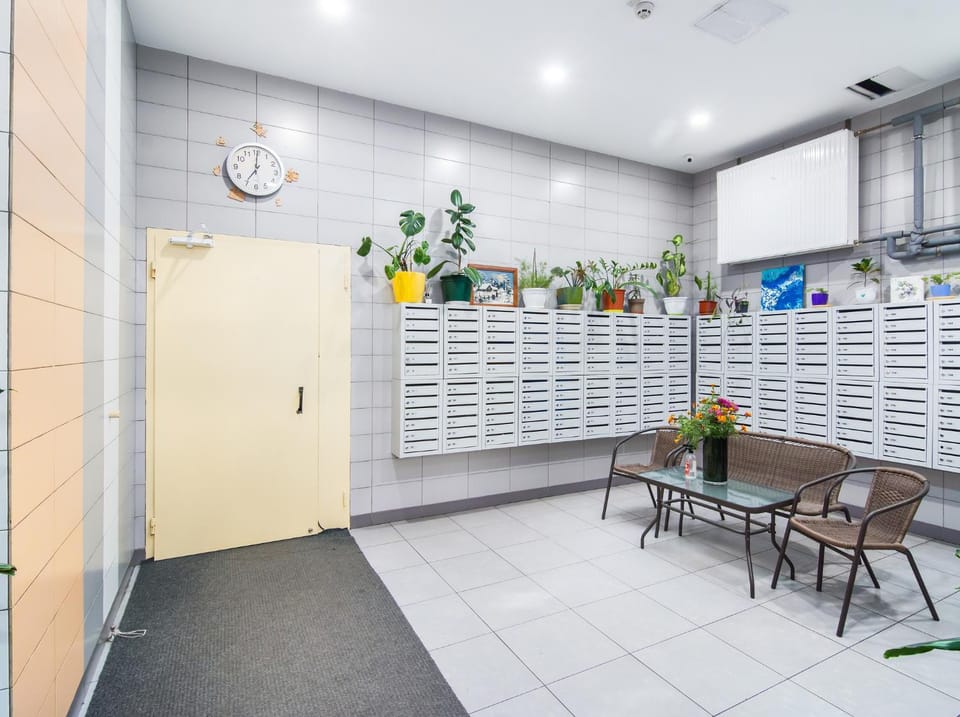 Property building, Facade/entrance, concierge
