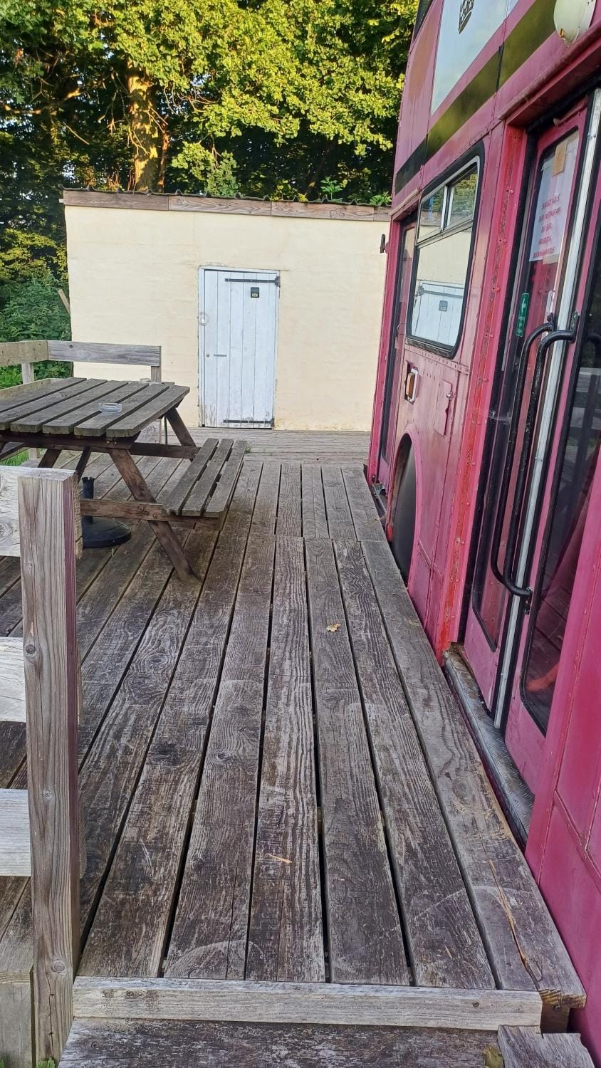 insolite bus anglais le Buckinghambus Bed and Breakfast in Normandy