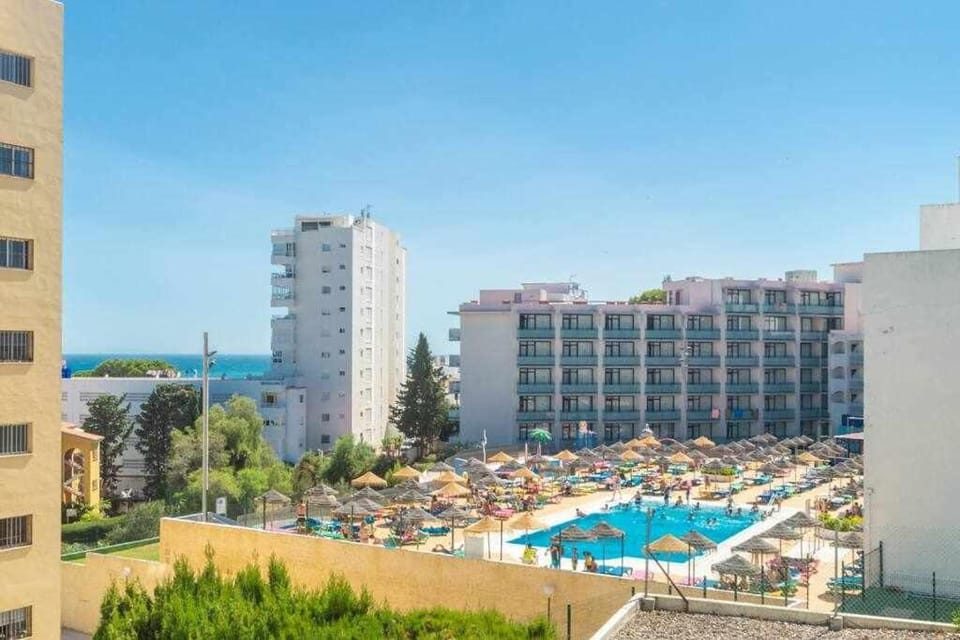 Pool view, Sea view