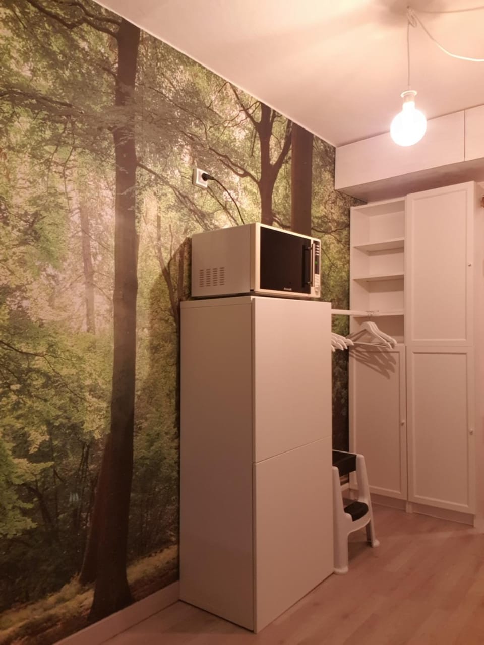 oven, wardrobe