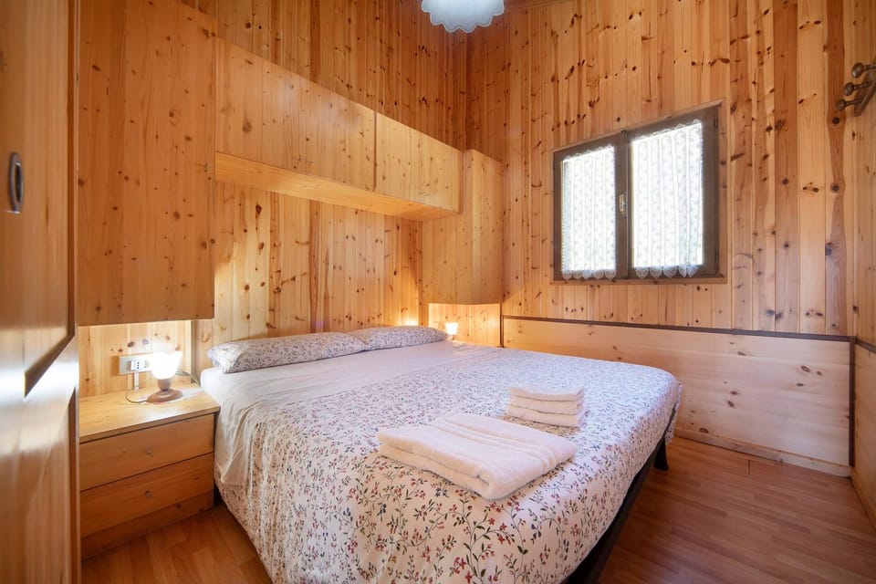 Property building, Living room, Bedroom