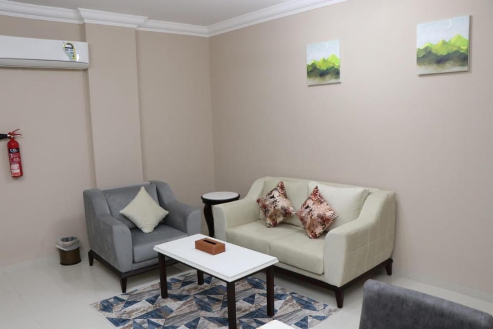 Royal Land Deluxe Suites رويال لاند للأجنحة الفاخرة Apartment hotel in Oman