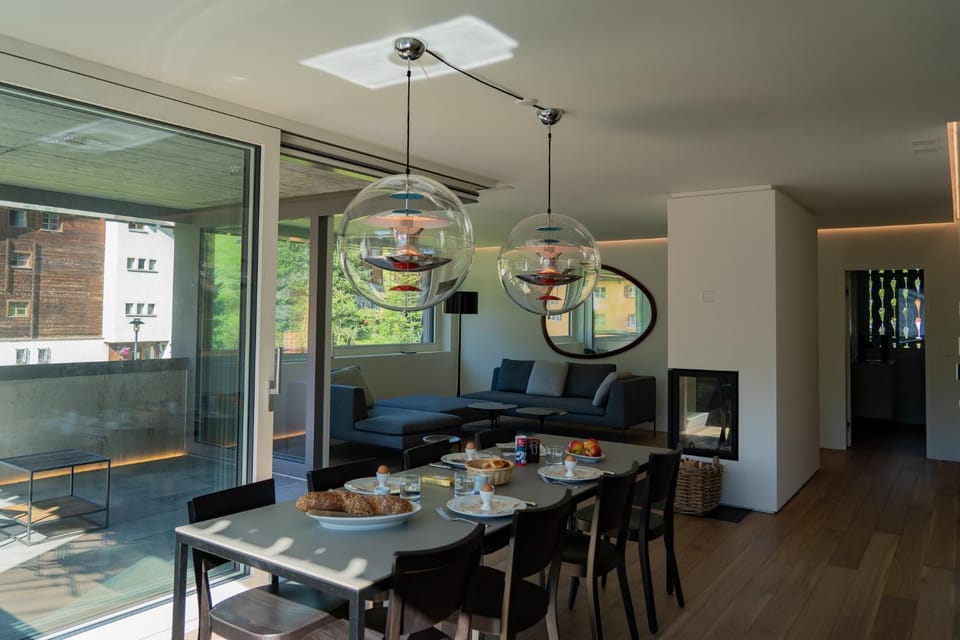 Living room, Dining area, fireplace