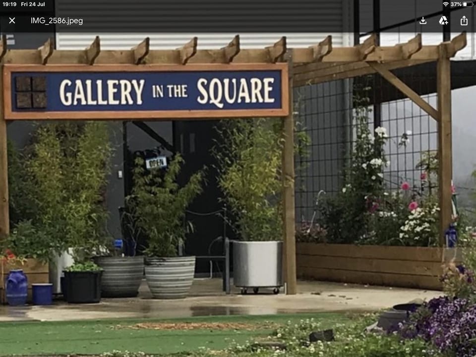 Bob Brown Room Art House Bed and Breakfast in Huonville