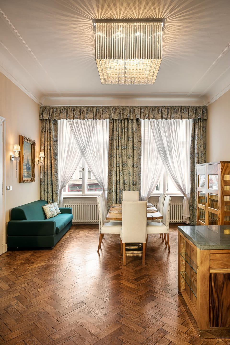Living room, Seating area