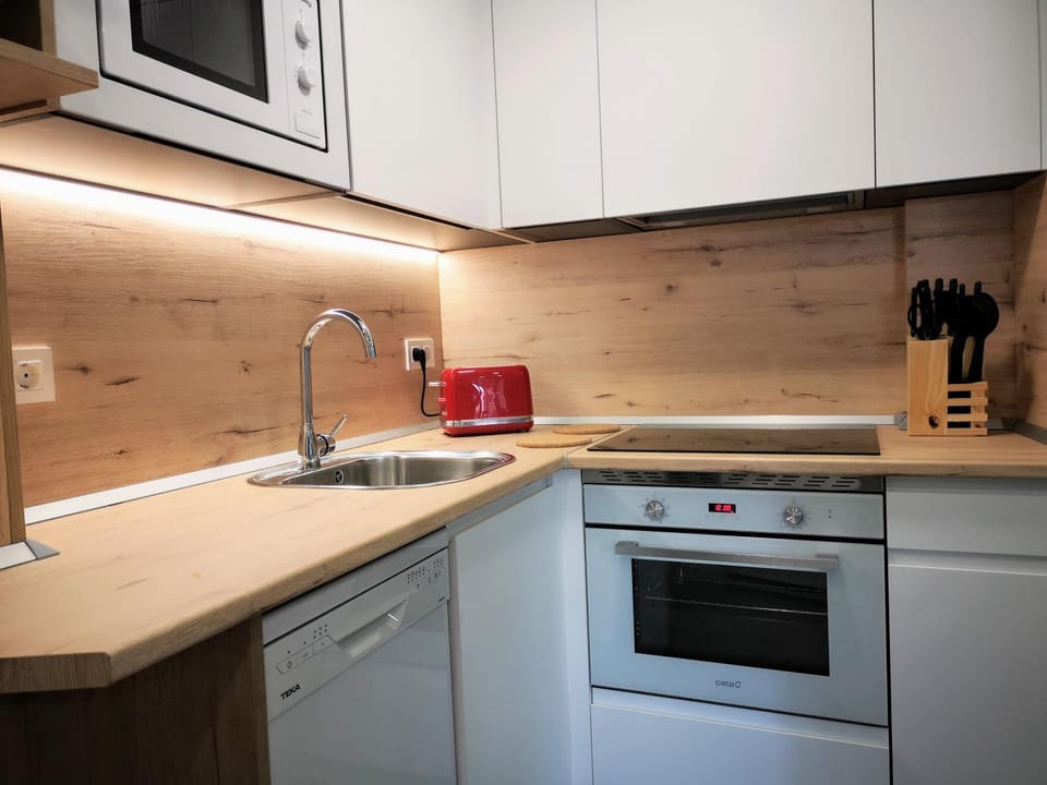 Kitchen or kitchenette