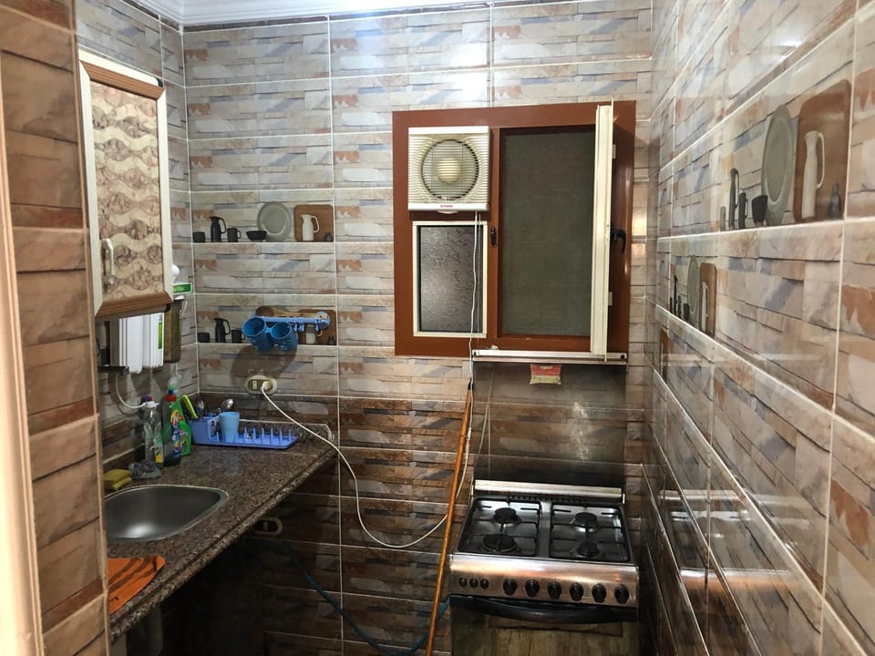 Kitchen or kitchenette, pet friendly, stove