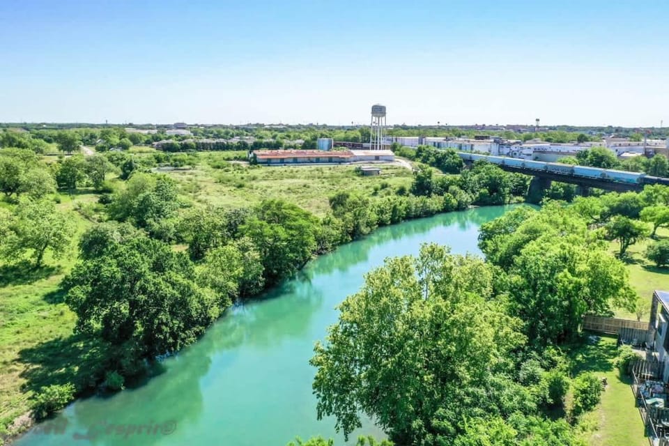 SS B4 Riverside Condo Apartment in New Braunfels