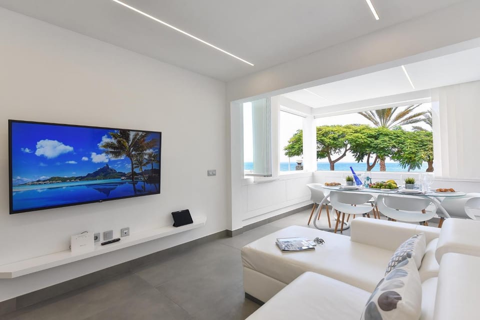 TV and multimedia, Dining area, Sea view