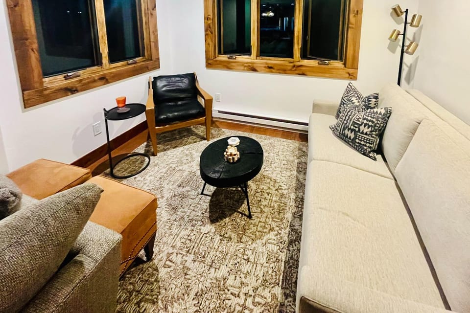 Elegant Vail Home - Walk to Booth Falls Trail House in Vail