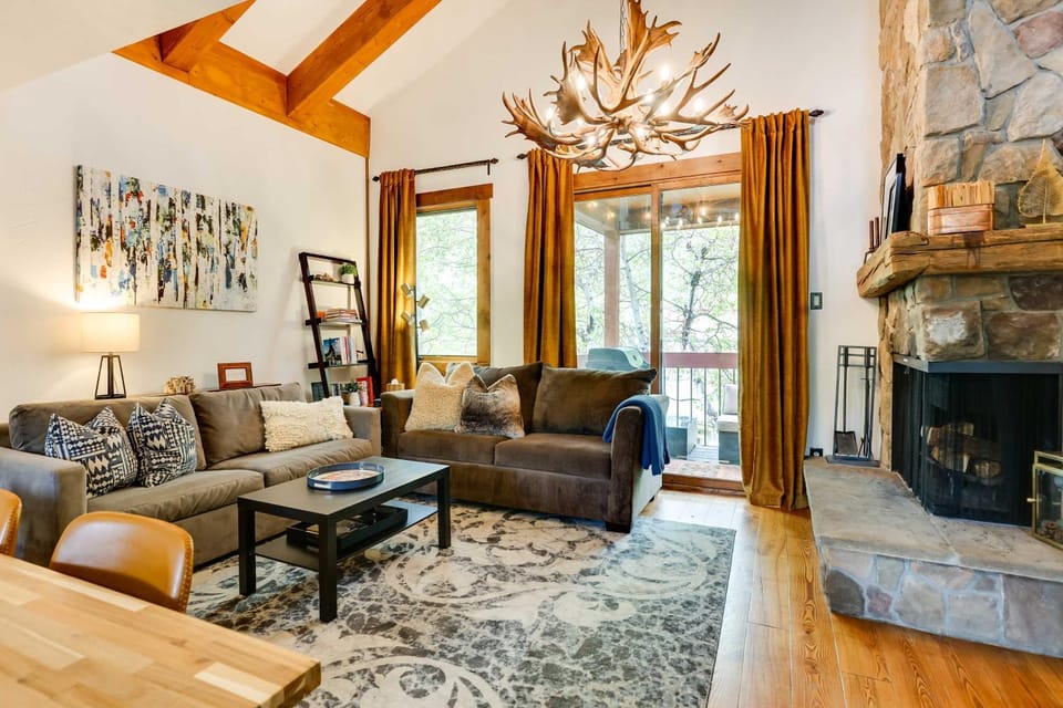 Elegant Vail Home - Walk to Booth Falls Trail House in Vail
