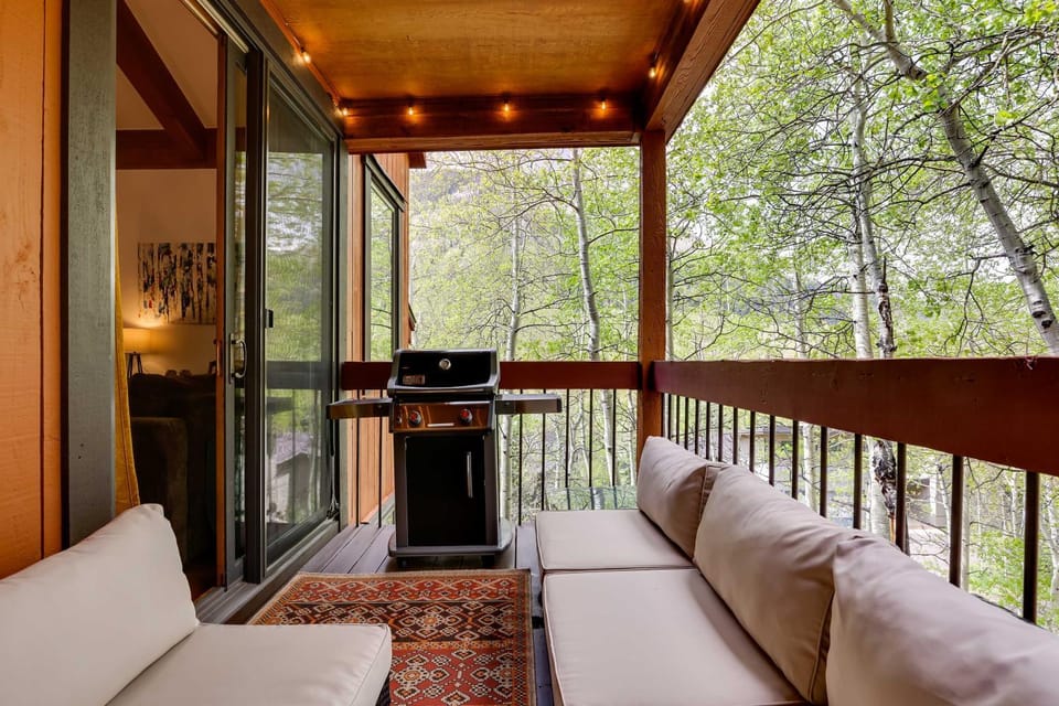 Elegant Vail Home - Walk to Booth Falls Trail House in Vail