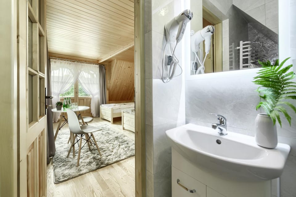 Bed, Bathroom, Bedroom