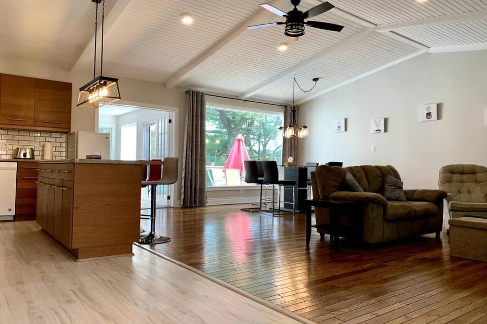 Waterfront 3-bedroom cottage with great view House in Parry Sound