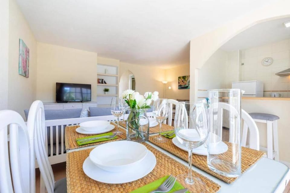 Carihuela Front Beach Apartment in Torremolinos